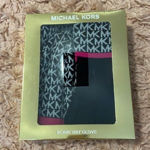 Michael Kors scarf/hat/glove set | brand new w/tag